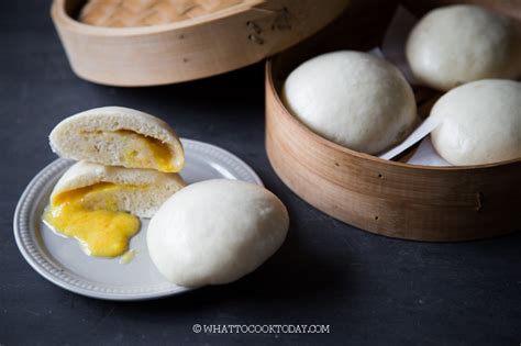 Liu Sha Bao Salted Egg Yolk Lava Steamed Buns