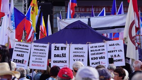 Galerie Demonstrace v Praze na Václavském náměstí Policie znovu