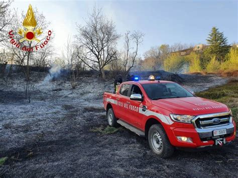 Incendi Sterpaglie Diversi Interventi Dei Vigili Del Fuoco Nell