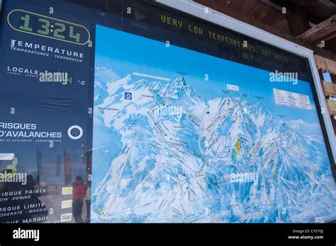 Three Valleys Ski Map Hi Res Stock Photography And Images Alamy