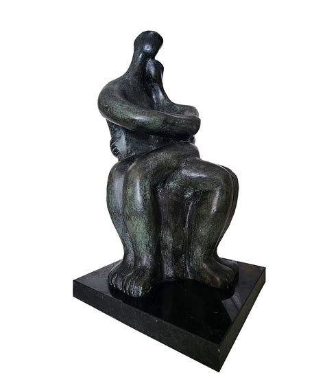 Sonia Ebling Escultura Em Bronze Casal No Colo X X Cm Fora