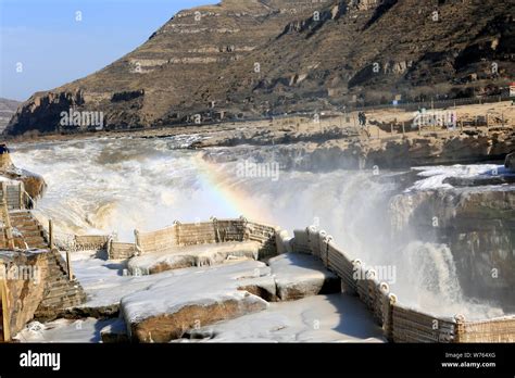 Cascade De Hukou Du Fleuve Jaune Banque De Photographies Et Dimages