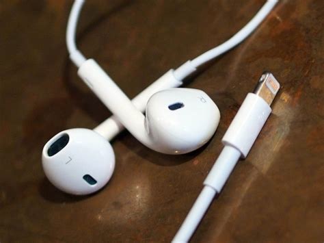 Earphones To Iphone At Darlene Palmer Blog