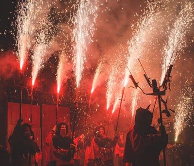 Exposición fotográfica 40 años de historia del Ball de Diables de