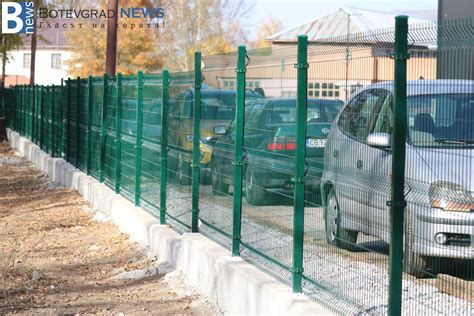 Подмениха оградата на ППМГ „Акад. проф. д-р Асен Златаров“