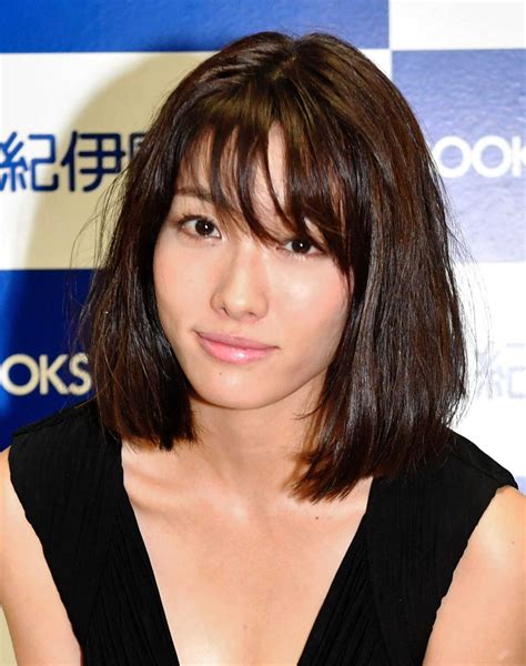 人気グラドル・今野杏南、34歳誕生日に電撃婚発表 10年ぶり再会から交際深める｜よろず〜ニュース