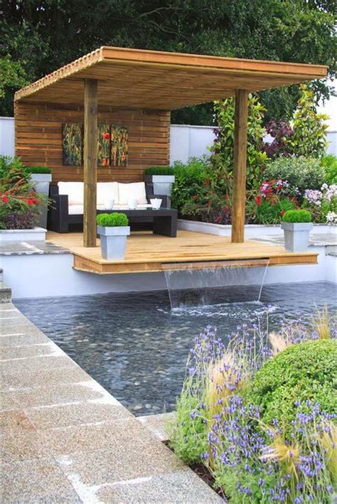 10 Incredible Water Features to Adorn Your Garden - Top Dreamer