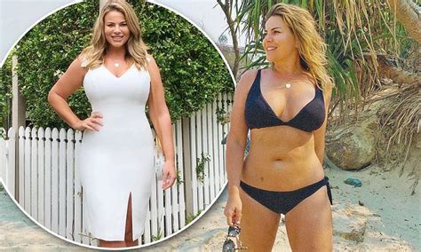 Fiona Falkiner Shows Off Her Incredible Bikini Body As She Enjoys