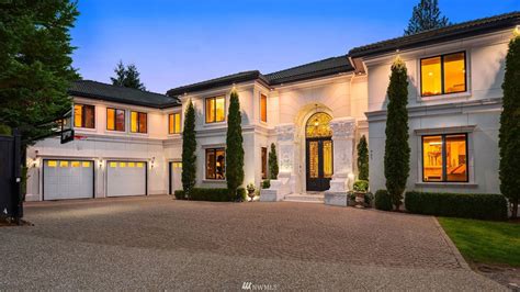 Russell Wilson puts $28 million Bellevue mansion up for sale