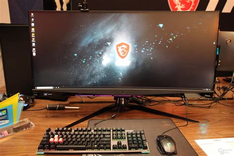 MSI Optix MEG381CQR: 24:10-Gaming-Monitor mit OLED-Zusatzdisplay ...