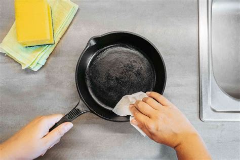 How To Clean A Cast Iron Griddle