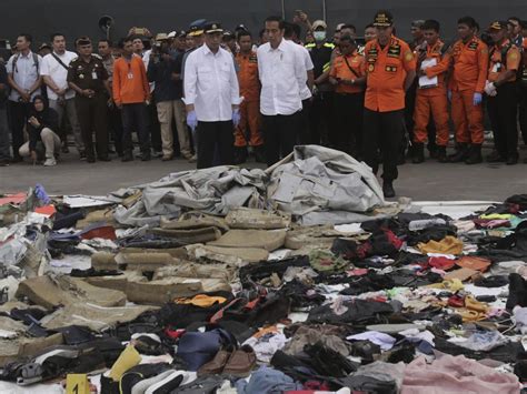 Lion Air Plane Crash Frantic Search For Black Box Daily Telegraph