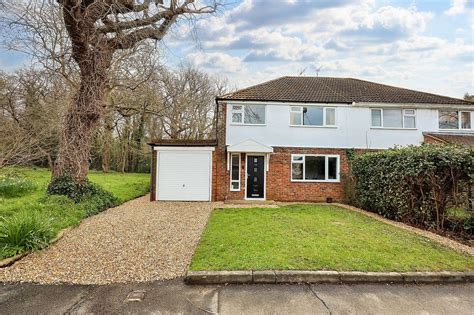 Chanctonbury Road Burgess Hill Rh15 3 Bed Semi Detached House £435000