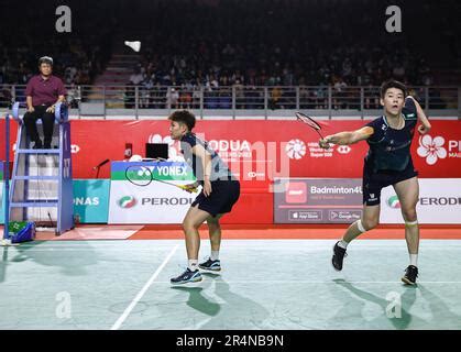 Feng Yan Zhe And Huang Dong Ping China Winning Mixed Double In Victor