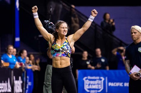 Top 5 Female CrossFit Athletes 2018 – HeySpotMeGirl.com