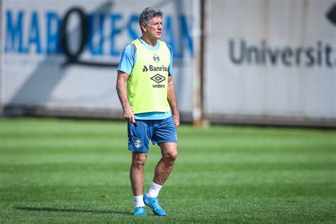 Manhã De Treino Com Portões Fechados E Coletiva De Renato Portaluppi