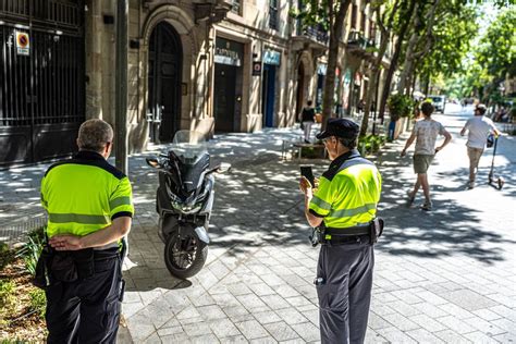 Escenas Inesperadas De La Superilla Del Eixample FOTOS