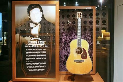 What Kind Of Guitar Did Johnny Cash Play All Stringed