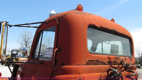 1963 International R190 Series R195 Semi Truck In Jefferson City Mo