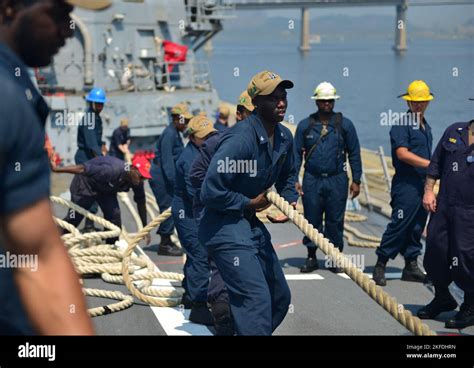 Rio De Janeiro Sept 9 2022 Sailors Aboard The Arleigh Burke Class Guided Missile Destroyer