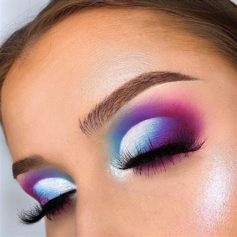 29 Colourful Makeup Looks The Easiest Way To Update Your Look Colorful Eye Makeup Colorful