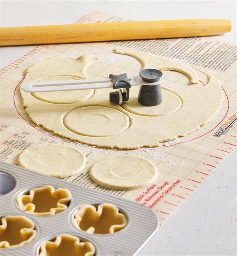 Pastry Cutter - Lee Valley Tools