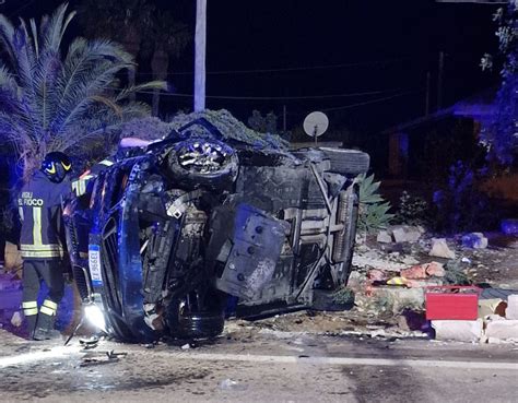 Incidente Stradale A Scicli Feriti Estratti Dalle Lamiere E Portati In