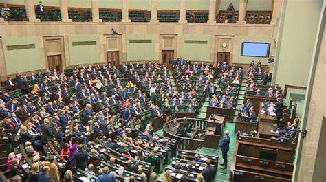 Sejm Przyj Bud Et Na Przysz Y Rok Deficyt Mld Z Otych Polsatnews Pl