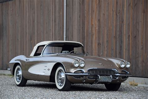 Fawn Beige 1961 Chevrolet Corvette