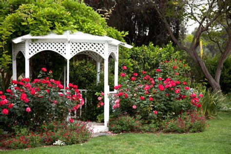 32 Garden Gazebos For Creating Your Garden Refuge