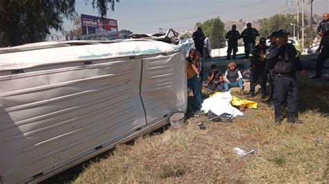 Caos En La Autopista M Xico Pachuca Por Volcadura De Combi Un Muerto Y