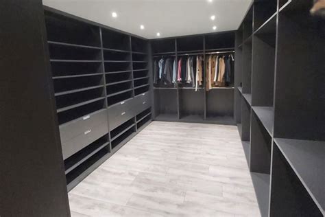 Walk In Closet Maatwerk Keukens En Meubels