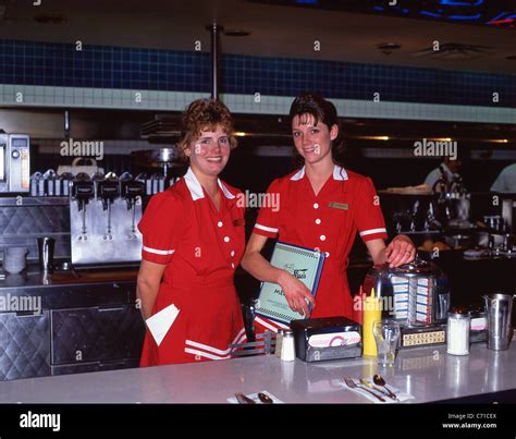 American Diner Waitresses Peggy Sues Diner W Yermo Road Yermo Stock