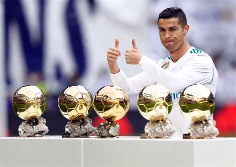 Welcome to Stephen Echefu's Blog: Cristiano Ronaldo strikes a pose with his five (5) Ballon d'Or ...