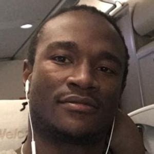 Jah Prayzah - Age, Family, Bio | Famous Birthdays