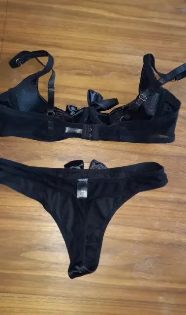 LINGERIE SEXY ÉROTIQUE Ensemble noir soutien gorge demi seins nus et