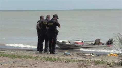 Pair Rescued After Boat Capsizes On Lake Erie Ctv News