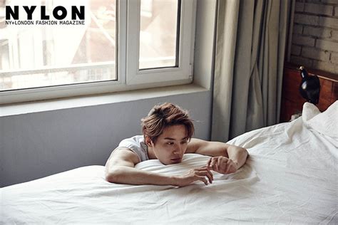 Sns C Jes Instagram Jyj Official Facebook Updates Sneak