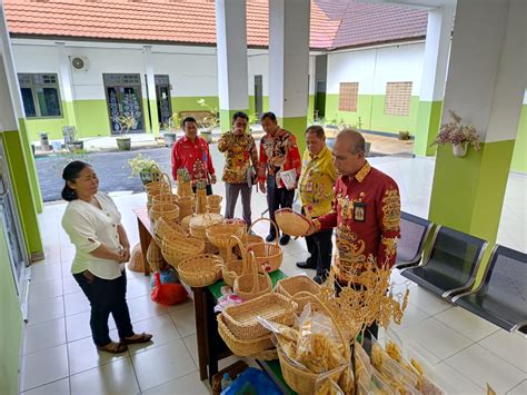 Pemkab Satu Satunya Di Bali Jembrana Miliki Sentra Tenun Tradisional