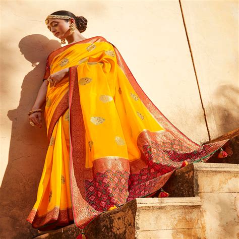 Yellow Contrast Saree RawaazFashion