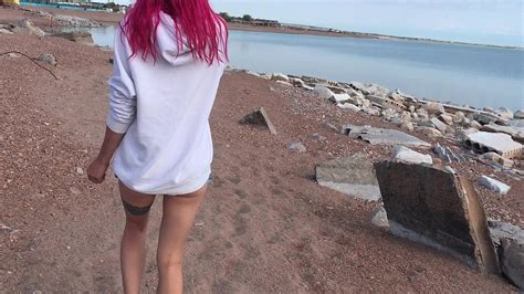 BABE GIVES PUBLIC BLOWJOB ON BEACH CUM SWALLOW