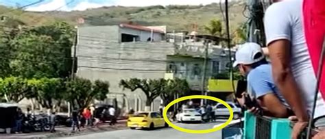 Automovilista Se Estrella Durante Carrera En Plena Ciudad Guatemalteca