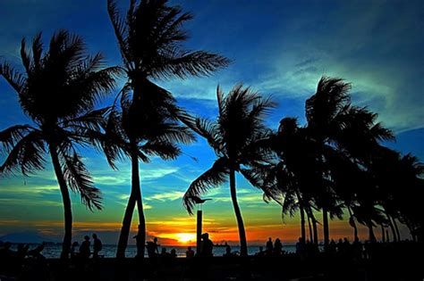 The Magnificent Manila Bay Sunset - Travel to the Philippines