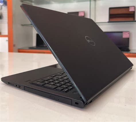 Laptop Dell Vostro 3568 I5 7200U 8GB 256GB SSD 15 6 HD ATG Win 10 Pro