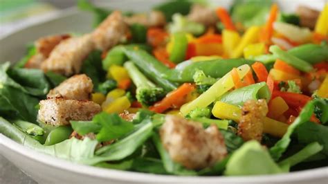 Salada de Folhas Legumes e Croutons Receita Fit e Fácil YouTube