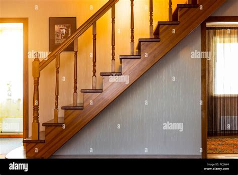 89 Imagenes Modelos De Escaleras Para Casas De 2 Pisos Para