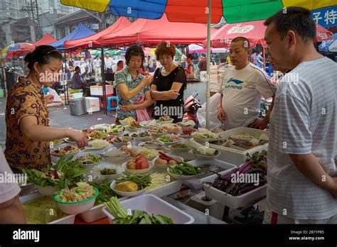 Wet Markets Shanghai Hi Res Stock Photography And Images Alamy