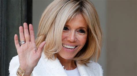 Brigitte Macron a subi une opération de chirurgie esthétique Vidéo