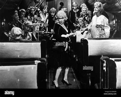 Some Like It Hot Year 1959 USA Marilyn MonroeTony Curtis Jack Lemmon