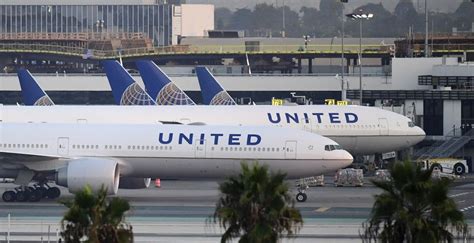 Vol New York Tel Aviv Un Passager Contraint Lavion À Atterrir À